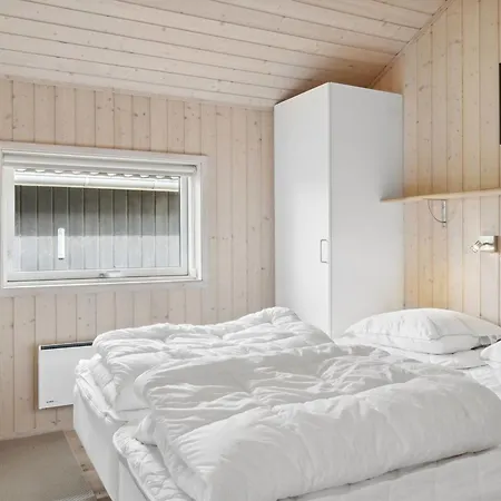 Swanhild - 900m From The Sea By Interhome